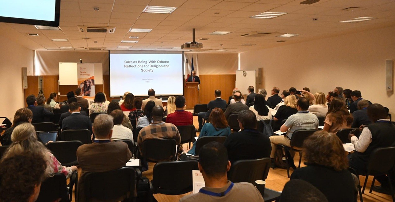 Wasim Salman partecipa a un convegno dell'Università di Malta